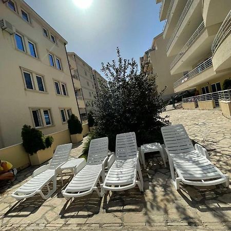 Charm Apartment Petrovac Екстериор снимка