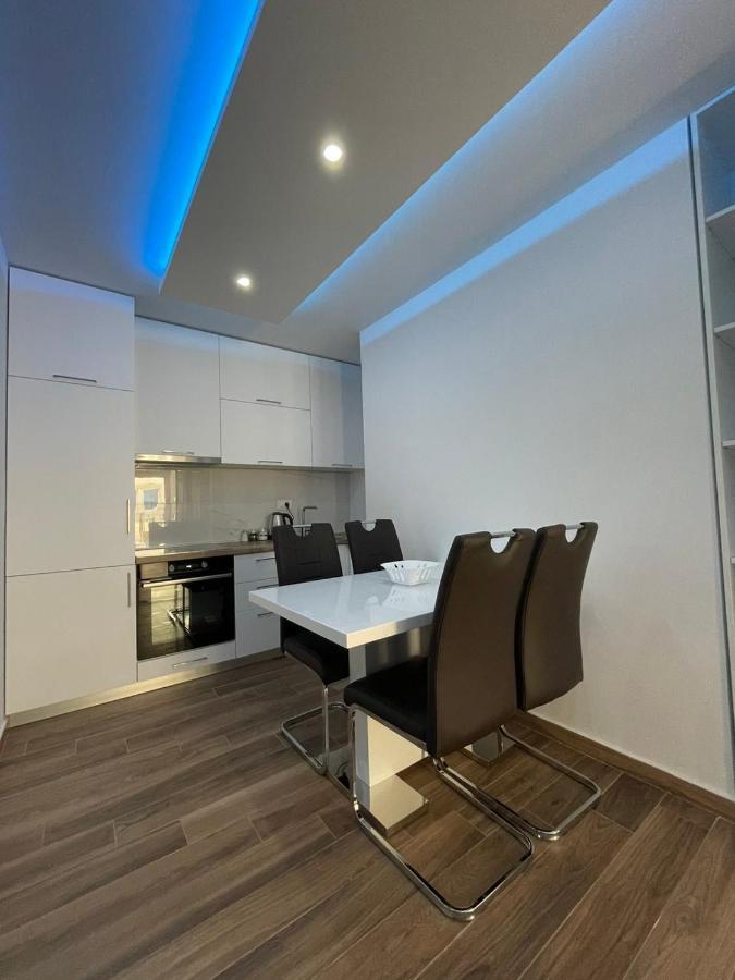 Charm Apartment Petrovac Екстериор снимка