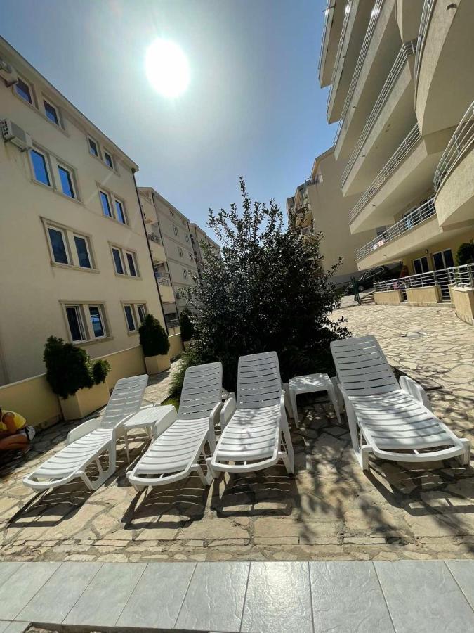 Charm Apartment Petrovac Екстериор снимка